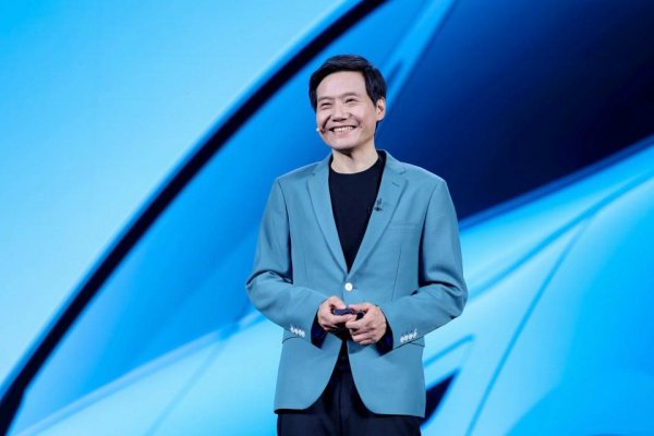 易配宝 还是雷军懂营销！YU7用车规级纸巾盒，注册“端到端”商标？