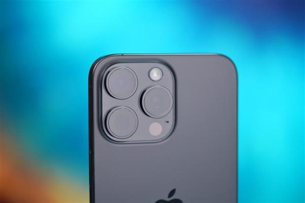多赢策略 你注意过没！iPhone摄像头旁边竟然有个小孔：作用揭秘